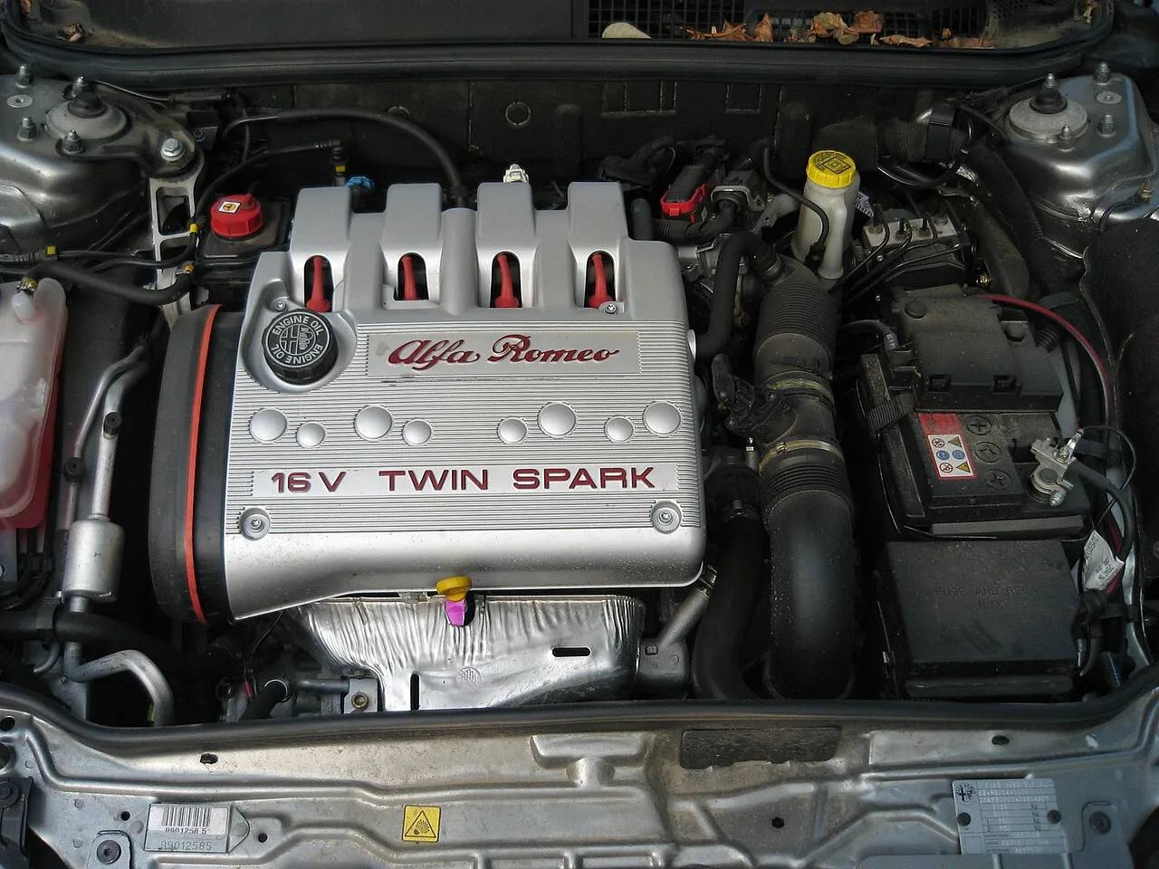 alfa_romeo_16v_twin_spark_engine