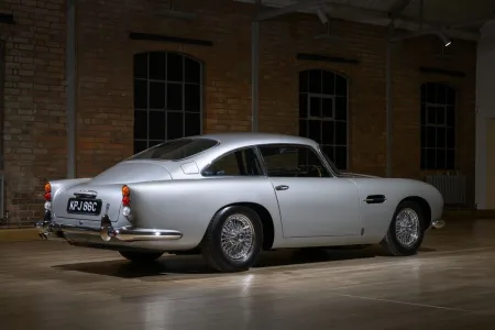 aston-martin-db5-vantage-po-renovaci-4