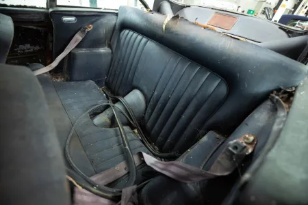 aston-martin-db5-vantage-puvodni-stav-11