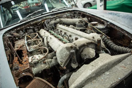 aston-martin-db5-vantage-puvodni-stav-13