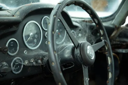 aston-martin-db5-vantage-puvodni-stav-8