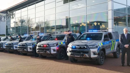 policie_cr-toyota_hilux