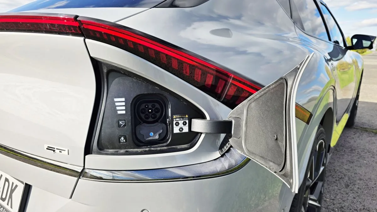 test-kia-ev6-gt-elektromobil-2025-14