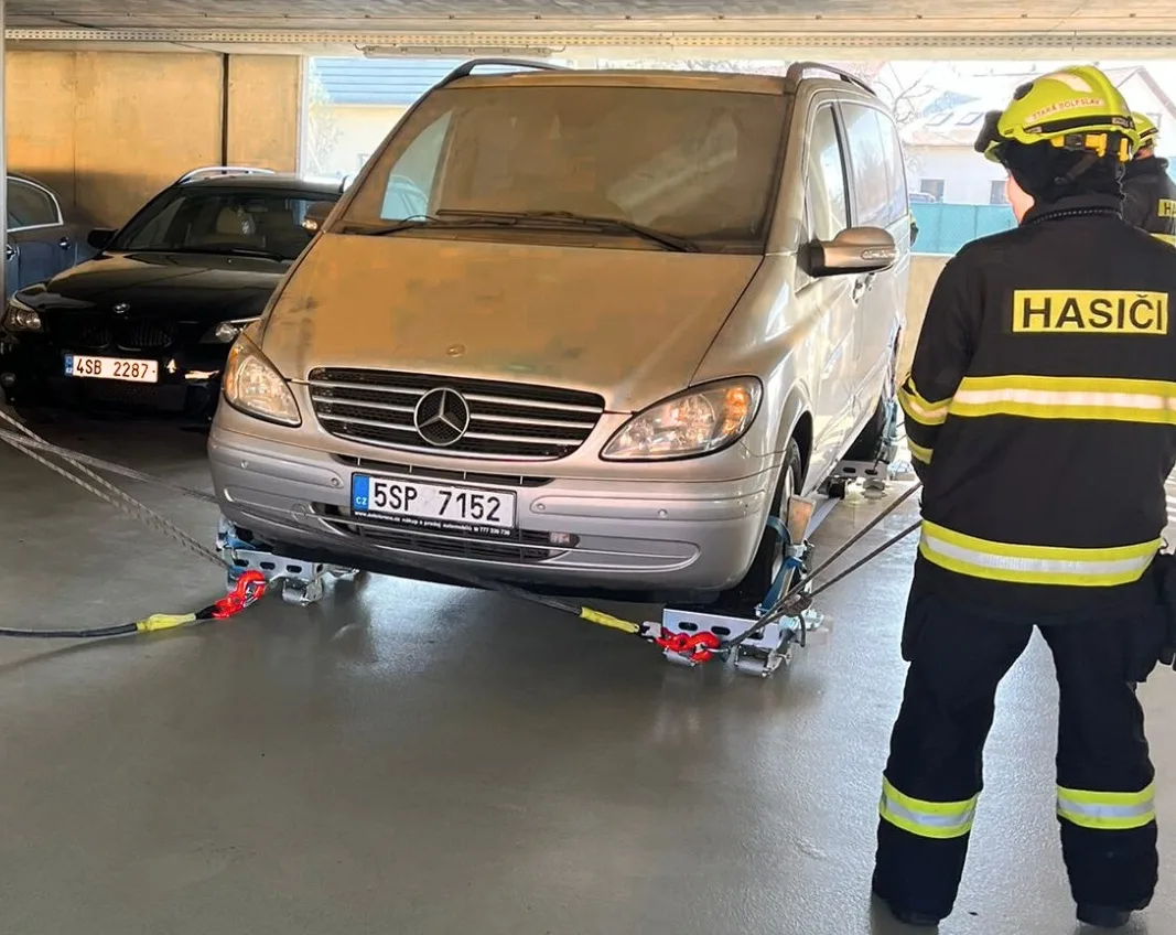 hasici-vrak-auta-brandys-nad-labem