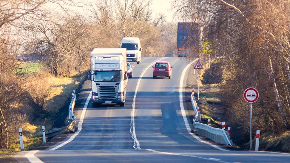 kamion-silnice-stredocesky-kraj