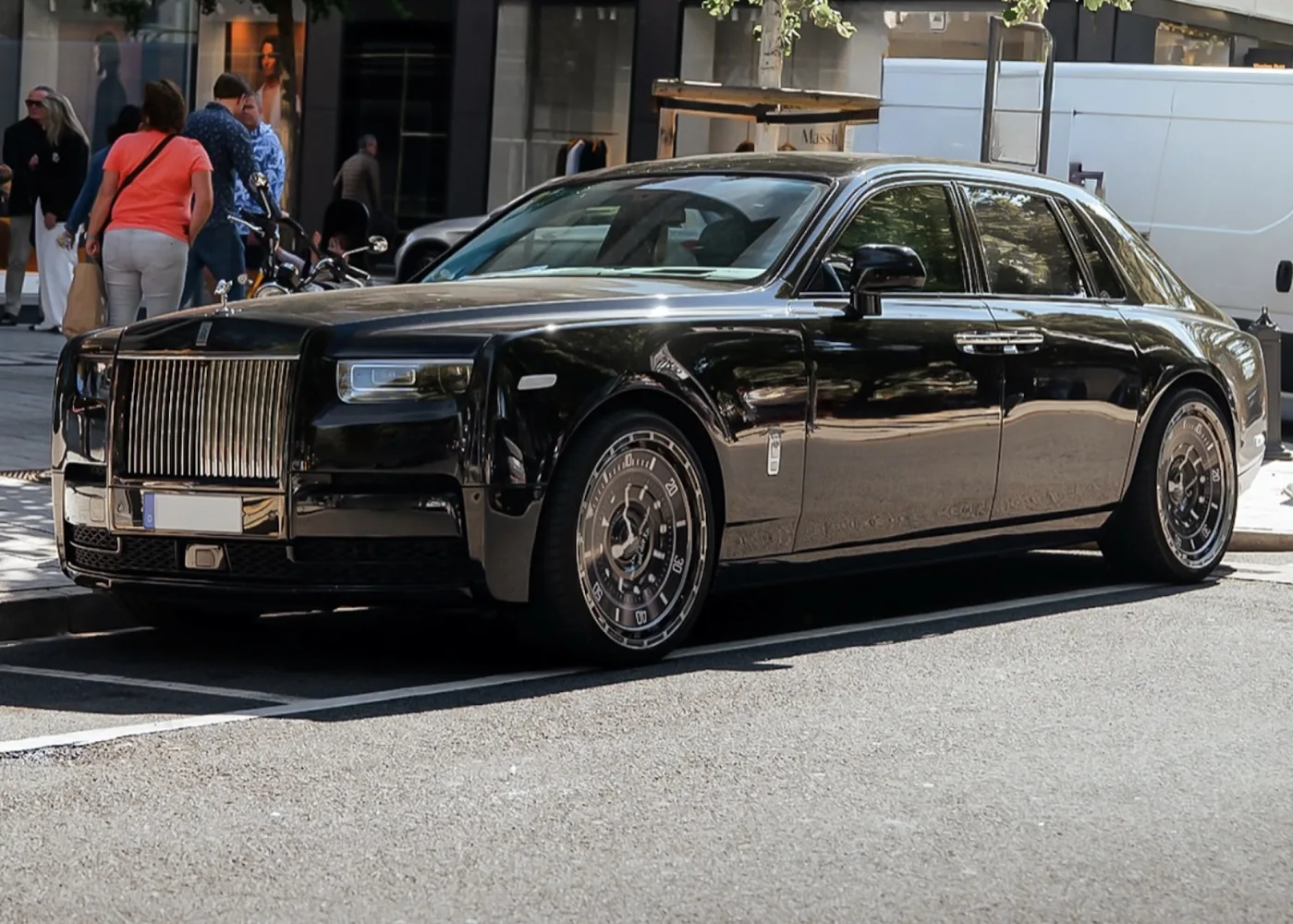 rolls-royce-phantom-kola-rolex-novitec
