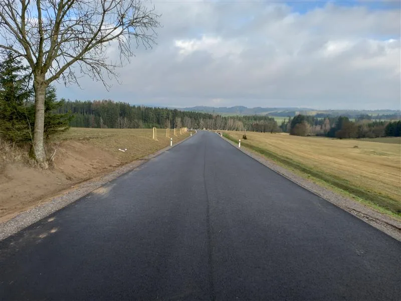 silnice-ii_354-mezi-petrovicemi-a-hlinnym-nedaleko-noveho-mesta-na-morave