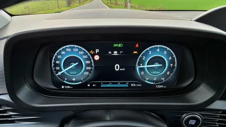 test-hyundai-bayon-1-0-t-gdi-dct-2025-17