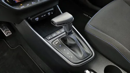 test-hyundai-bayon-1-0-t-gdi-dct-2025-20