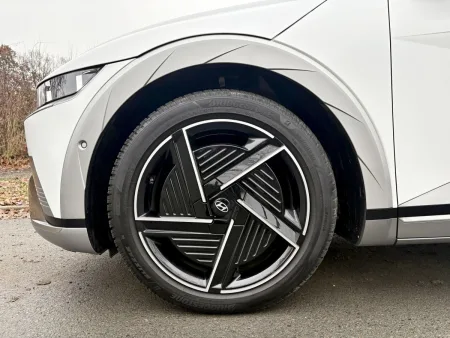 test-hyundai-ioniq-5-power-84-kwh-awd-elektromobil-2025-10