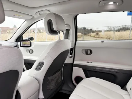 test-hyundai-ioniq-5-power-84-kwh-awd-elektromobil-2025-23