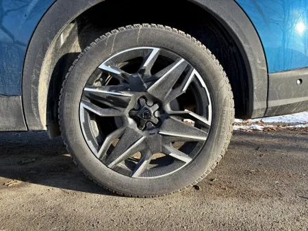 test-peugeot-5008-gt-hybrid-145-e-dcs6-2025-44