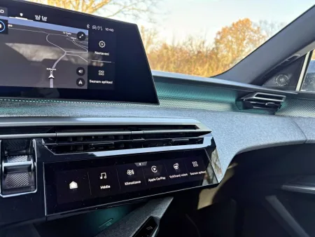 test-peugeot-5008-gt-hybrid-145-e-dcs6-2025-48