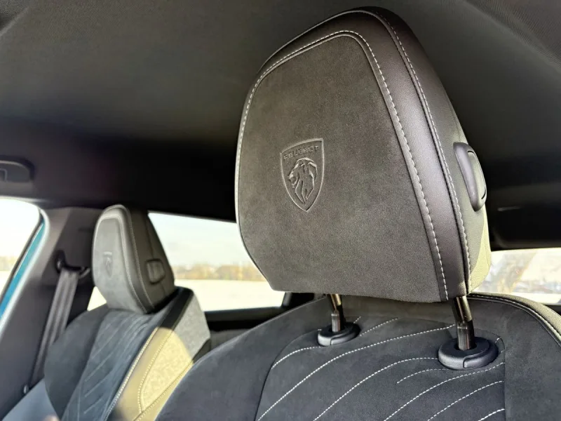 test-peugeot-5008-gt-hybrid-145-e-dcs6-2025-51