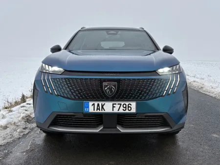test-peugeot-5008-gt-hybrid-145-e-dcs6-2025-35