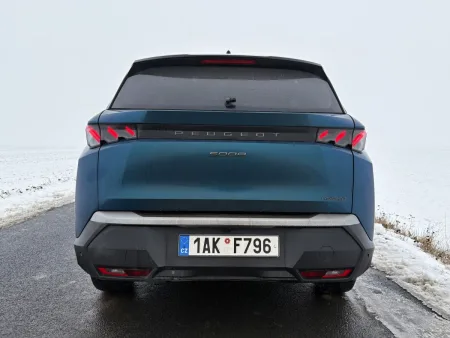 test-peugeot-5008-gt-hybrid-145-e-dcs6-2025-38