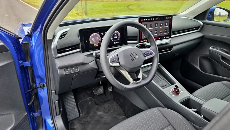 test-volkswagen-t-roc-1-5-etsi-110-kw-dsg-2025-17