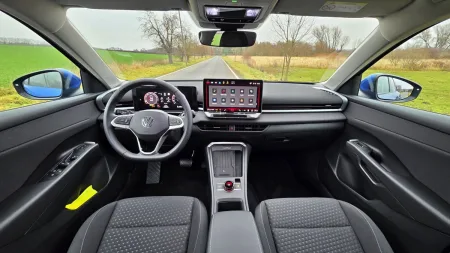 test-volkswagen-t-roc-1-5-etsi-110-kw-dsg-2025-18