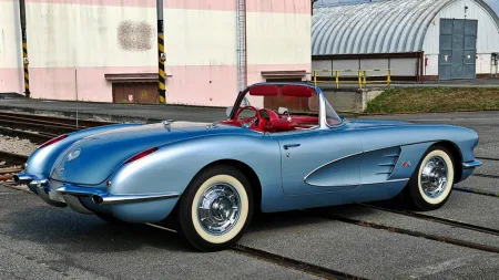 1959-chevrolet_corvette_c1-aukce-ministerstvo_vnitra-cenza-3