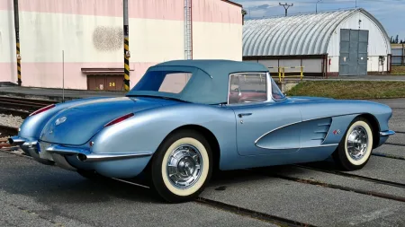 1959-chevrolet_corvette_c1-aukce-ministerstvo_vnitra-cenza-4