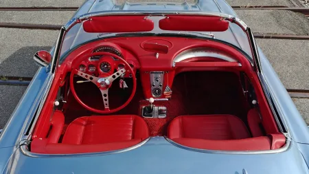 1959-chevrolet_corvette_c1-aukce-ministerstvo_vnitra-cenza-5