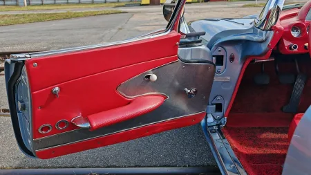 1959-chevrolet_corvette_c1-aukce-ministerstvo_vnitra-cenza-7