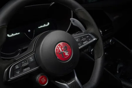 2026-alfa-romeo-giulia-quadrifoglio-luna-rossa-10