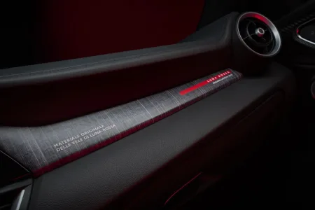 2026-alfa-romeo-giulia-quadrifoglio-luna-rossa-12