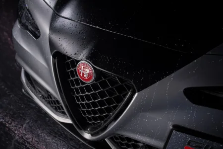 2026-alfa-romeo-giulia-quadrifoglio-luna-rossa-4