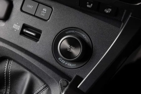 toyota-gr-yaris-sebastien-ogier-9x-world-champion-edition-8