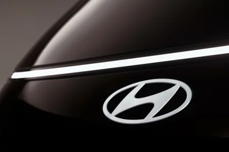 2026-hyundai-staria-electric-3
