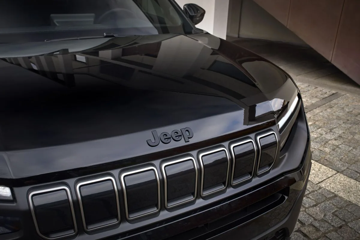jeep-avenger-black-edition-3