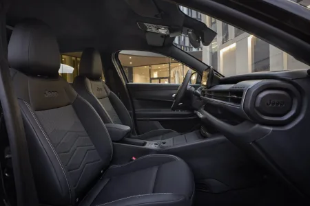 jeep-avenger-black-edition-5