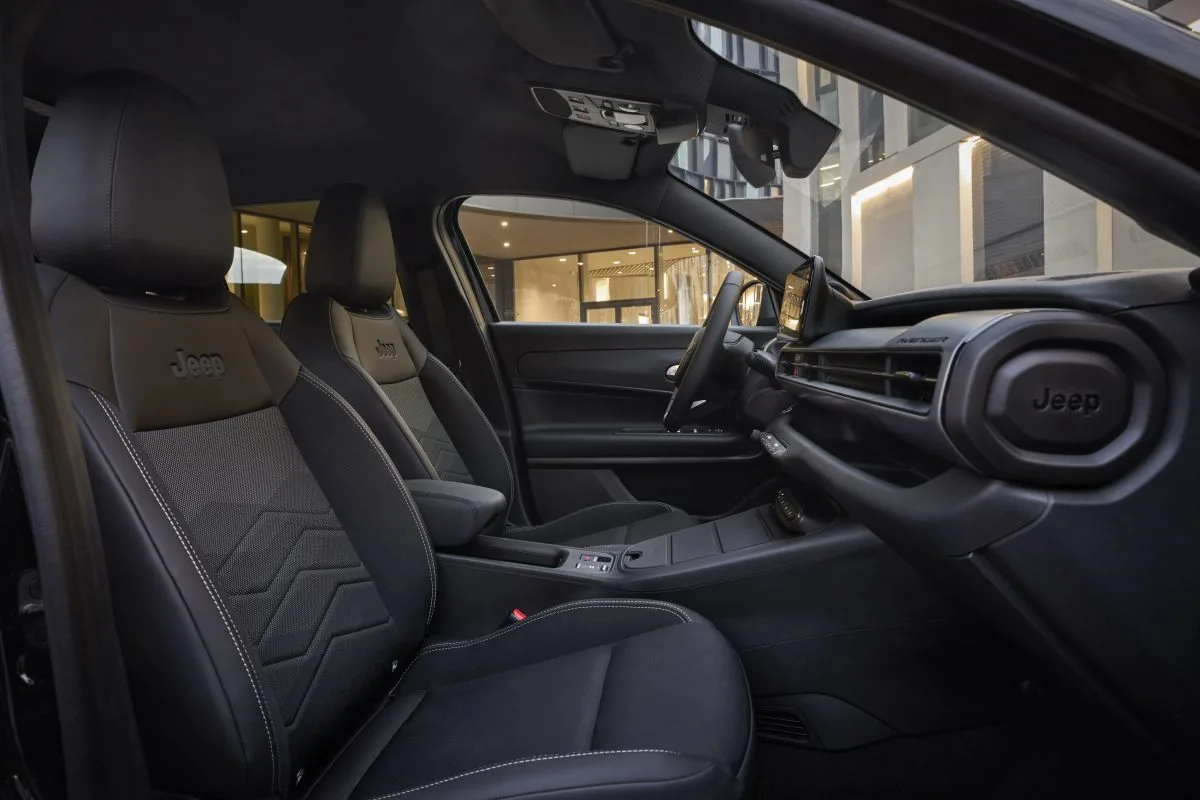 jeep-avenger-black-edition-5