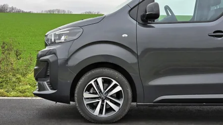 test-citroen-spacetourer-xl-2-2-bluehdi-180-eat8-2026-9