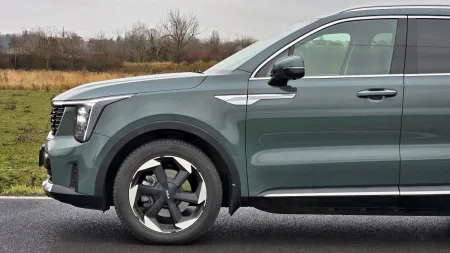 test-kia-sorento-phev-4x4-16-t-gdi-gpf-6at-7s-premium-2026-10