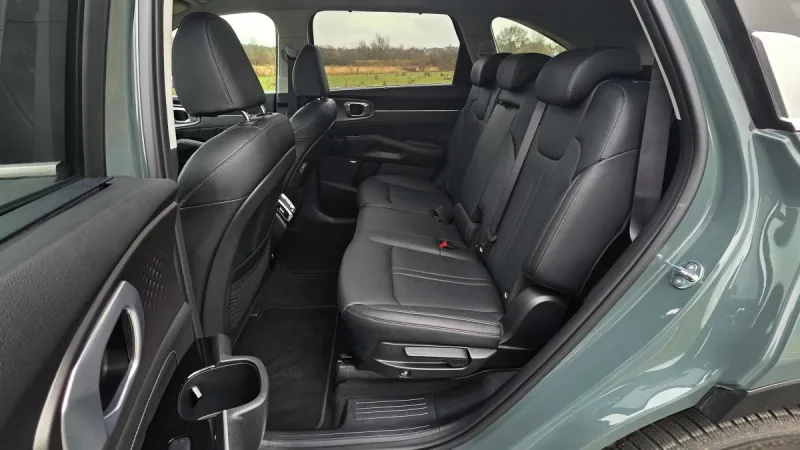 test-kia-sorento-phev-4x4-16-t-gdi-gpf-6at-7s-premium-2026-26