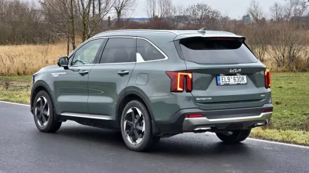 test-kia-sorento-phev-4x4-16-t-gdi-gpf-6at-7s-premium-2026-4