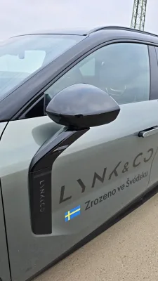 test-lynk-co-08-plug-in-hybrid-2026-12