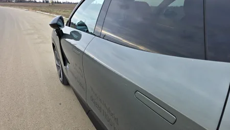 test-lynk-co-08-plug-in-hybrid-2026-14