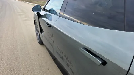 test-lynk-co-08-plug-in-hybrid-2026-15