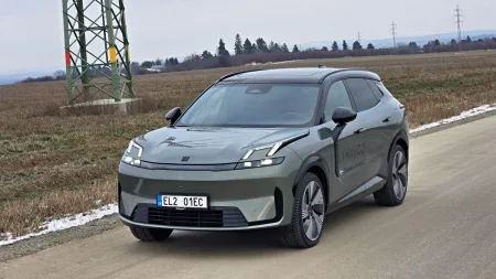 test-lynk-co-08-plug-in-hybrid-2026-2