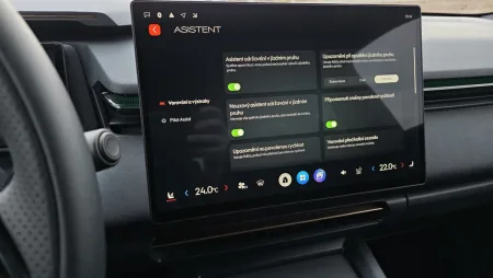 test-lynk-co-08-plug-in-hybrid-2026-26