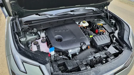 test-lynk-co-08-plug-in-hybrid-2026-36