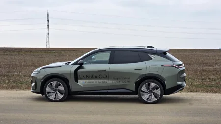test-lynk-co-08-plug-in-hybrid-2026-4