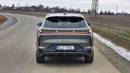 test-lynk-co-08-plug-in-hybrid-2026-6