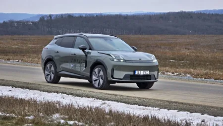test-lynk-co-08-plug-in-hybrid-2026-9