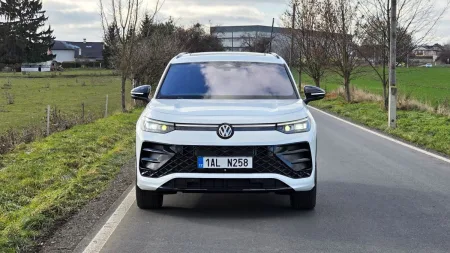 test-volkswagen-tayron-r-line-people-20-tsi-195-kw-4motion-2026-2