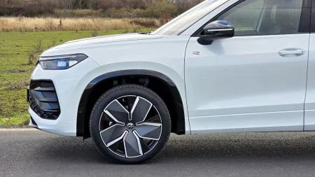 test-volkswagen-tayron-r-line-people-20-tsi-195-kw-4motion-2026-11