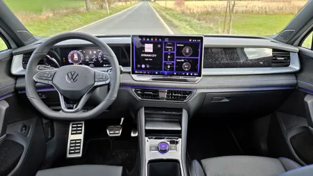 test-volkswagen-tayron-r-line-people-20-tsi-195-kw-4motion-2026-16